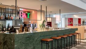 Wien, azimut Hotel Delta - Bar