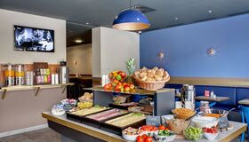 Salzburg, Meininger Hotel - Frühstücksbuffet