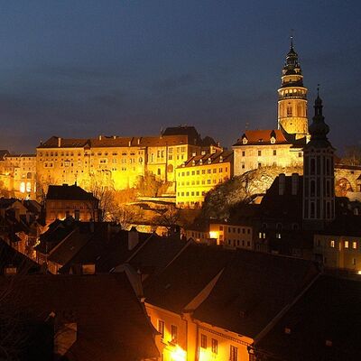 Abendstimmung mit dem Schloss Český Krumlov in Kurmau
