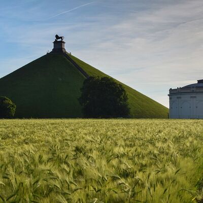Klassenfahrt Brüssel - Löwendenkmal bei Waterloo