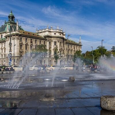 Klassenfahrt München - Springbrunnen am Stachus