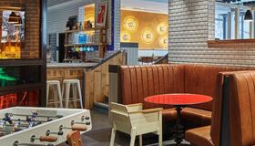 Generator Hotel Paris, Bar mit Cafe