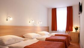 Prag, 4 Sterne Hotel Ambiance - Dreibettzimmer