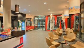 Klassenfahrt Berlin - Meininger-Berlin-Hauptbahnhof, Lobby