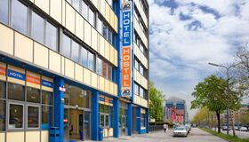 Klassenfahrt München - a&o München-Laim,  Außenansicht