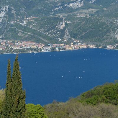 Klassenfahrt Gardasee, Torbole mit Nago