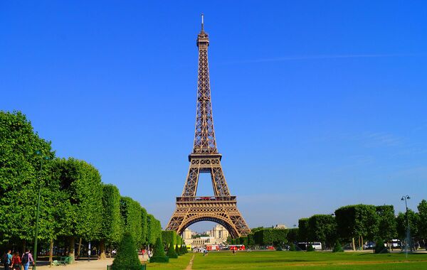 Klassenfahrten und Stundienreisen nach Paris, Eiffelturm